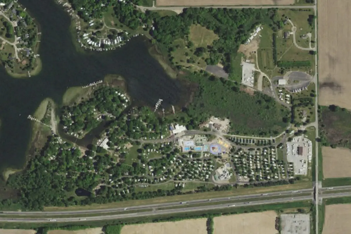 Aerial view of Yogi Bear's Jellystone Park Barton Lake